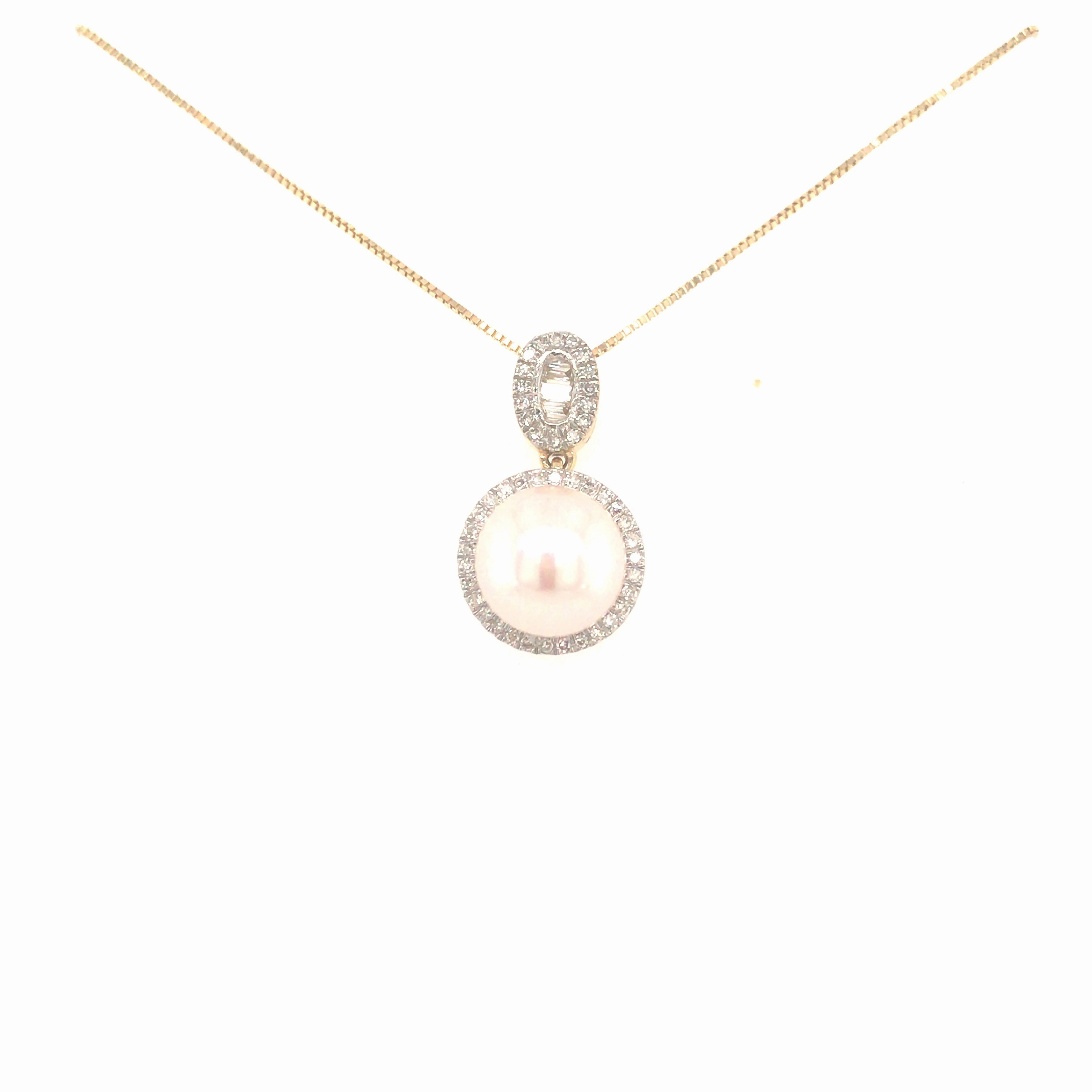 14K Gold And Diamond Framed Pearl Pendant Necklace Cool Contrast