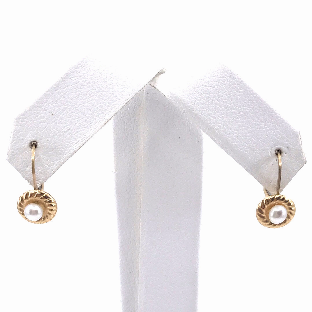Glamorous Finish Color Match 14K Gold Pearl Earrings