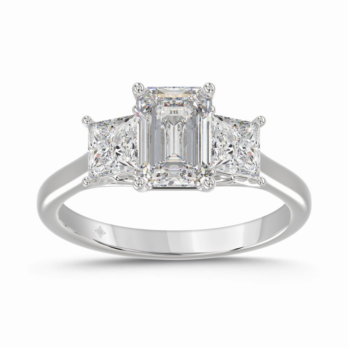 Editorial Look 14K WHITE GOLD 2 5/8CT EMERALD/PRINCESS DIAMOND LADIES RING (CENTER STONE EMERALD DIAMOND 1 1/2CT)