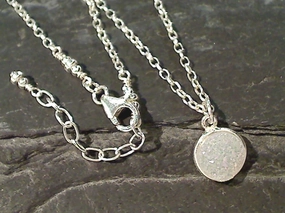 18" - 19" Druzy Quartz, Sterling Silver Necklace Graceful Contour Exquisite Stones