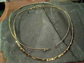 Handcrafted Design Alchemia 4mm Hammered Locking Neck Cuff