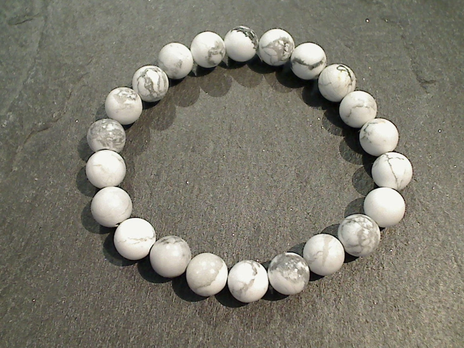 Fresh Look Delicate Pop Howlite 8MM Stretch Bracelet