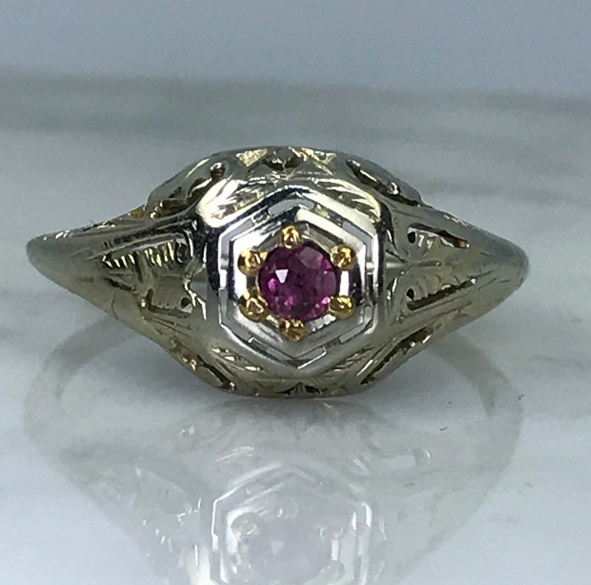 Fashion Glow Simple Edge Antique Ruby Ring. 14K Gold Art Deco Filigree Setting.  July Birthstone. 15th Anniversary. APPRAISED