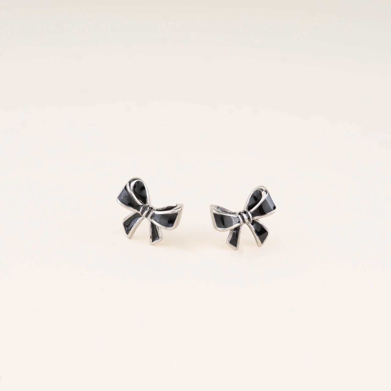 Stylish Fashion Gloss Touch Bow Stud Earrings