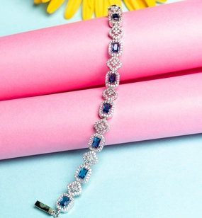 Essential Element Charmed octo wristlet