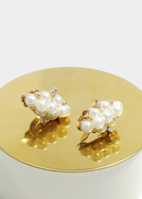 Expressive Accent Effortless Chic Pearl-Studded Clip On Earrings