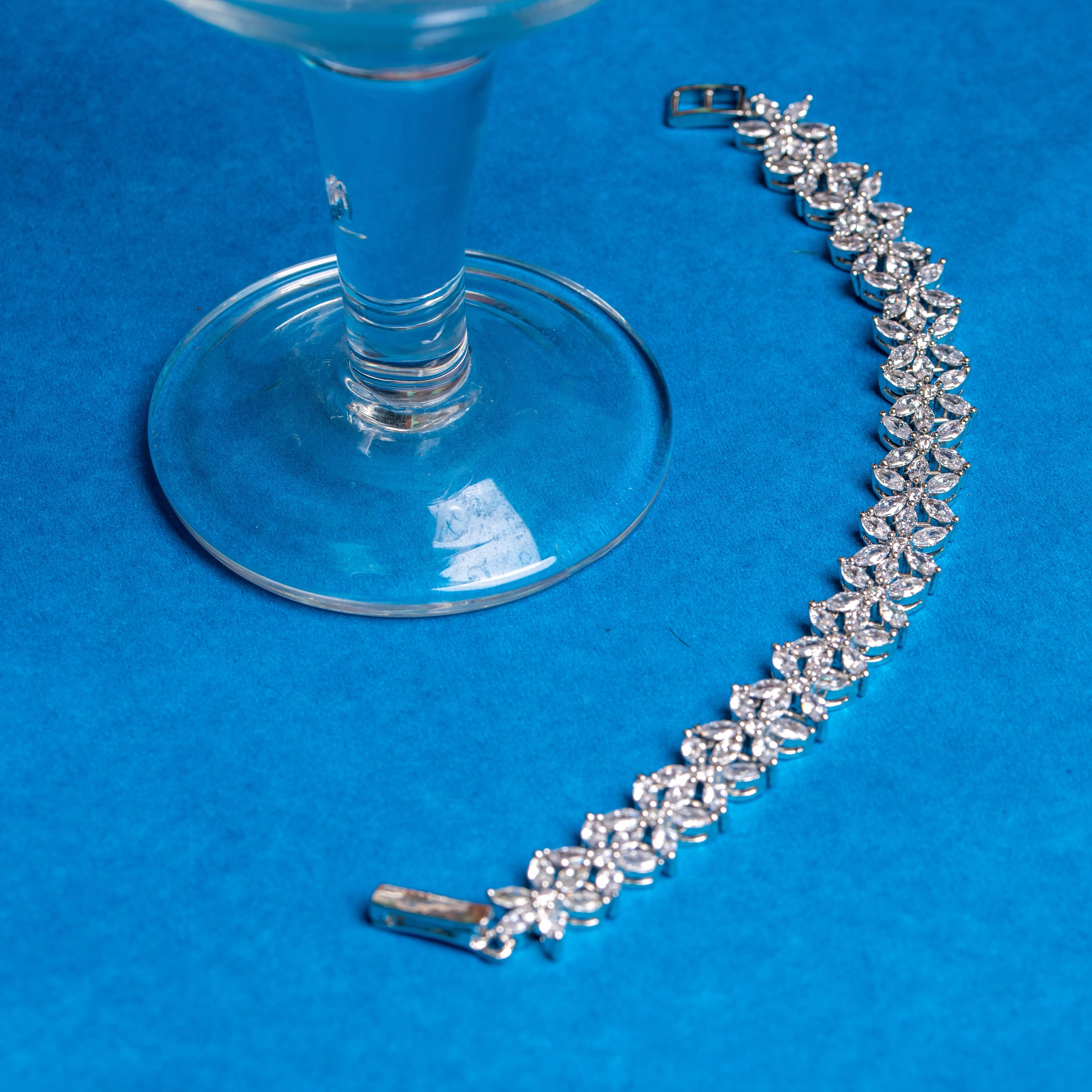 Easy Journey Crest Marquise wristlet