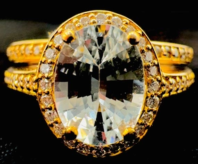 Gleaming Touch 18k Yellow Gold White Sapphire/Diamond Ring