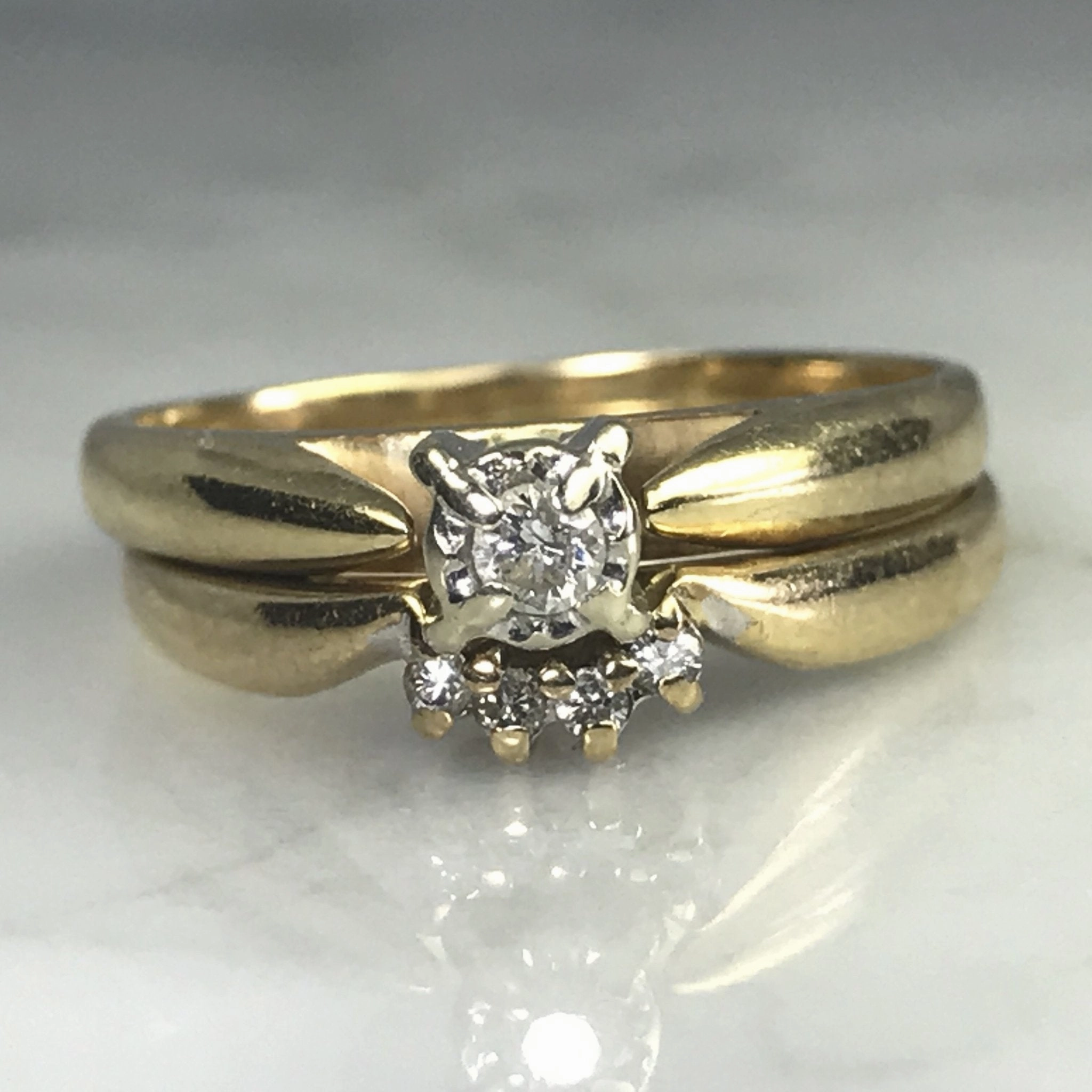 Season Match Polished Jewelry Vintage Diamond Bridal Set with Engagement Ring and Wedding Band.