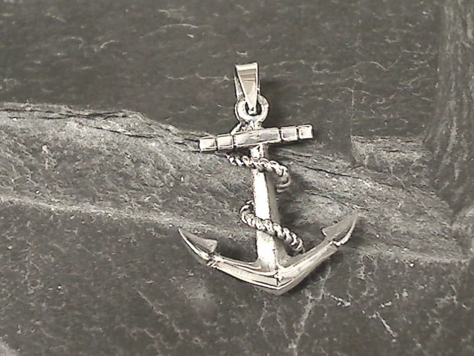 Sterling Silver Anchor Pendant Luxe Pick