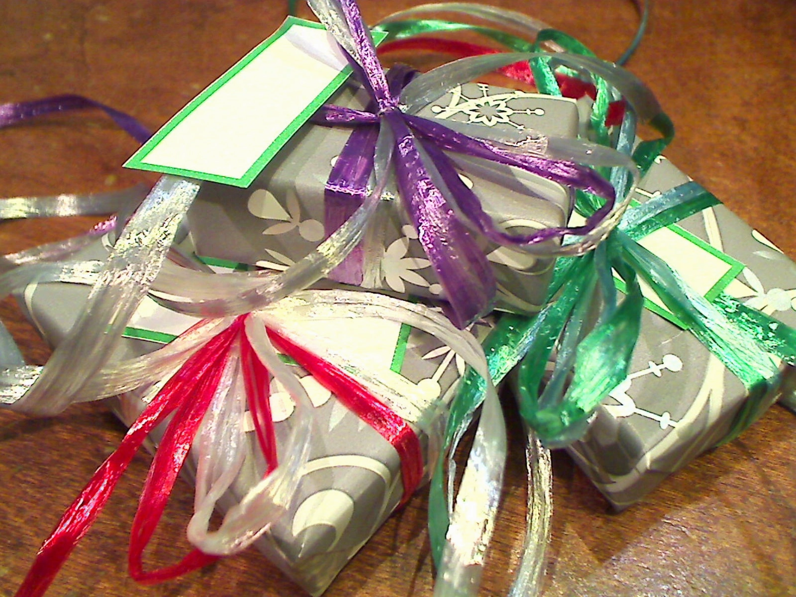 Gift Wrap w/ Note Sleek Look Radiant Finish