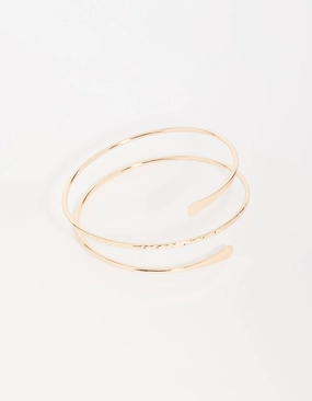 Upbeat Style Gold Harmered Arm Cuff