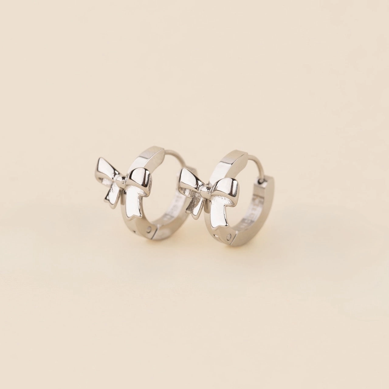 Bow 3D Huggie Hoop Earrings Shiny Jewelry Look Outdoor Light