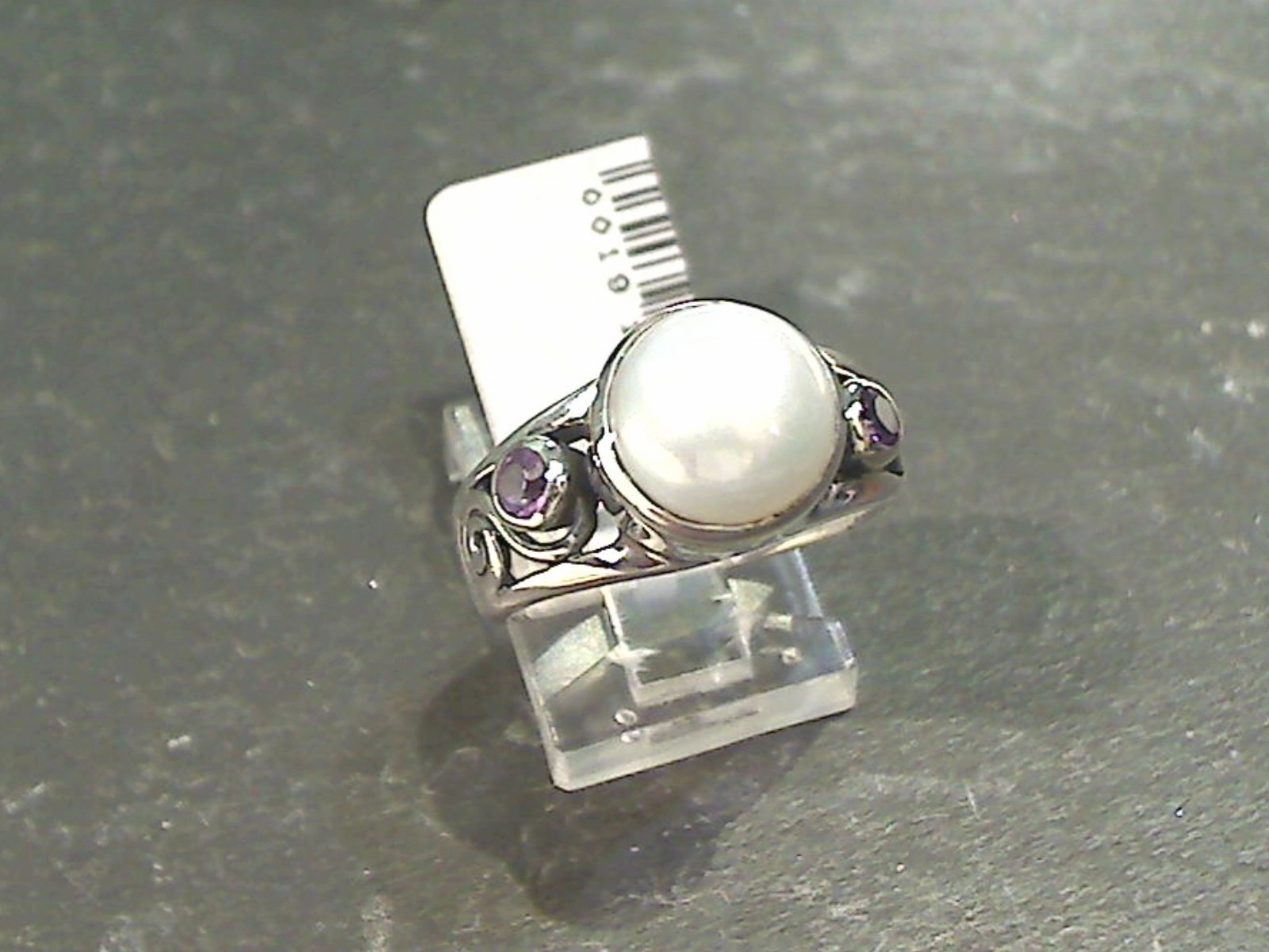 Unique Features Size 8 Pearl, Amethyst, Sterling Silver Ring