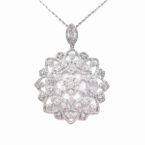 14K Gold Flower Pendant Necklace Evening Style High-End Quality