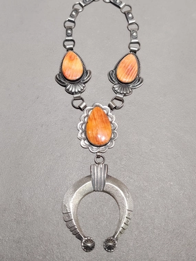 Hemerson Brown Navajo Spiny Oyster Sterling Silver Necklace - Handmade Native American Perfect Match Luxury Detail