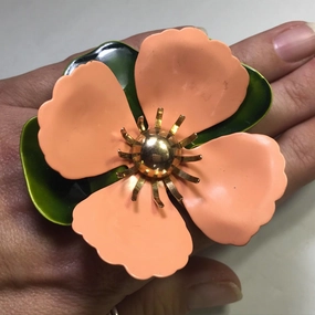 Upcycled Vintage Flower Ring. Water Lily Flower Ring. Vintage Recycled Jewelry. Sarah Coventry Shimmer Effect Layered Glow