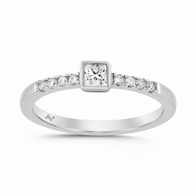 Brilliant Accent festival look LADIES RING 0.25CT ROUND/PRINCESS DIAMOND 14K WHITE GOLD