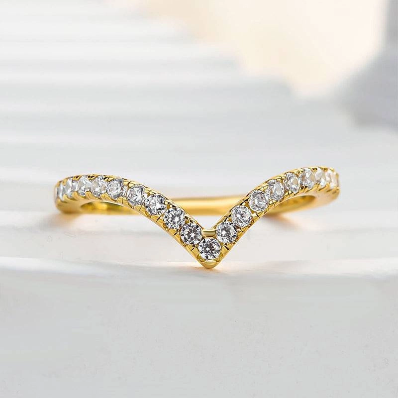 Classic Token Louily Enchanting V-shaped Design Full Wedding Band