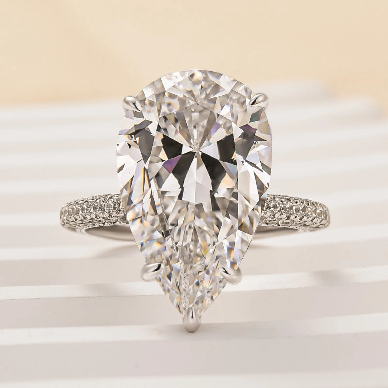 Louily Honorable 8.0 Carat Pear Cut Simulated Diamond Engagement Ring In Sterling Silver Luxury Texture
