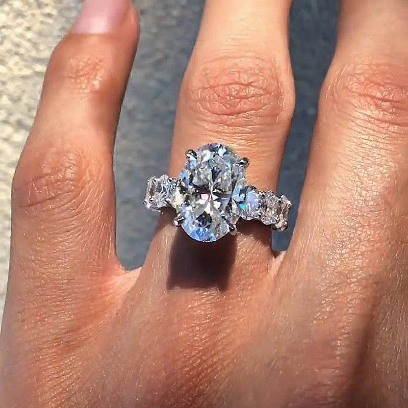 Model Accessory Louily Luxurious Oval Cut Engagement Ring In Sterling Silver