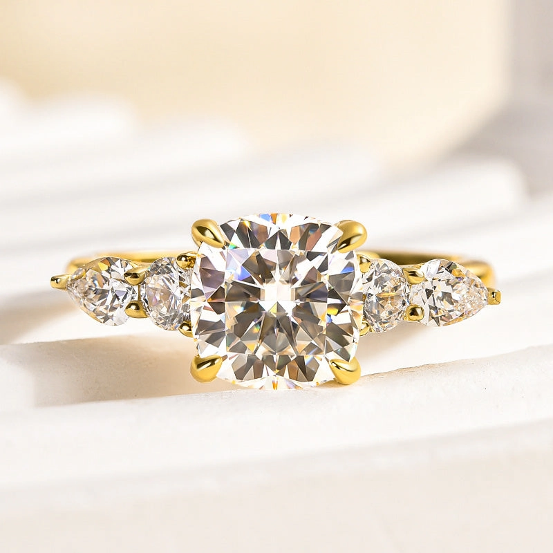 Trend Setter Sparkling Gift Louily Moissanite 2.0 Carat Cushion Cut Five Stone Engagement Ring