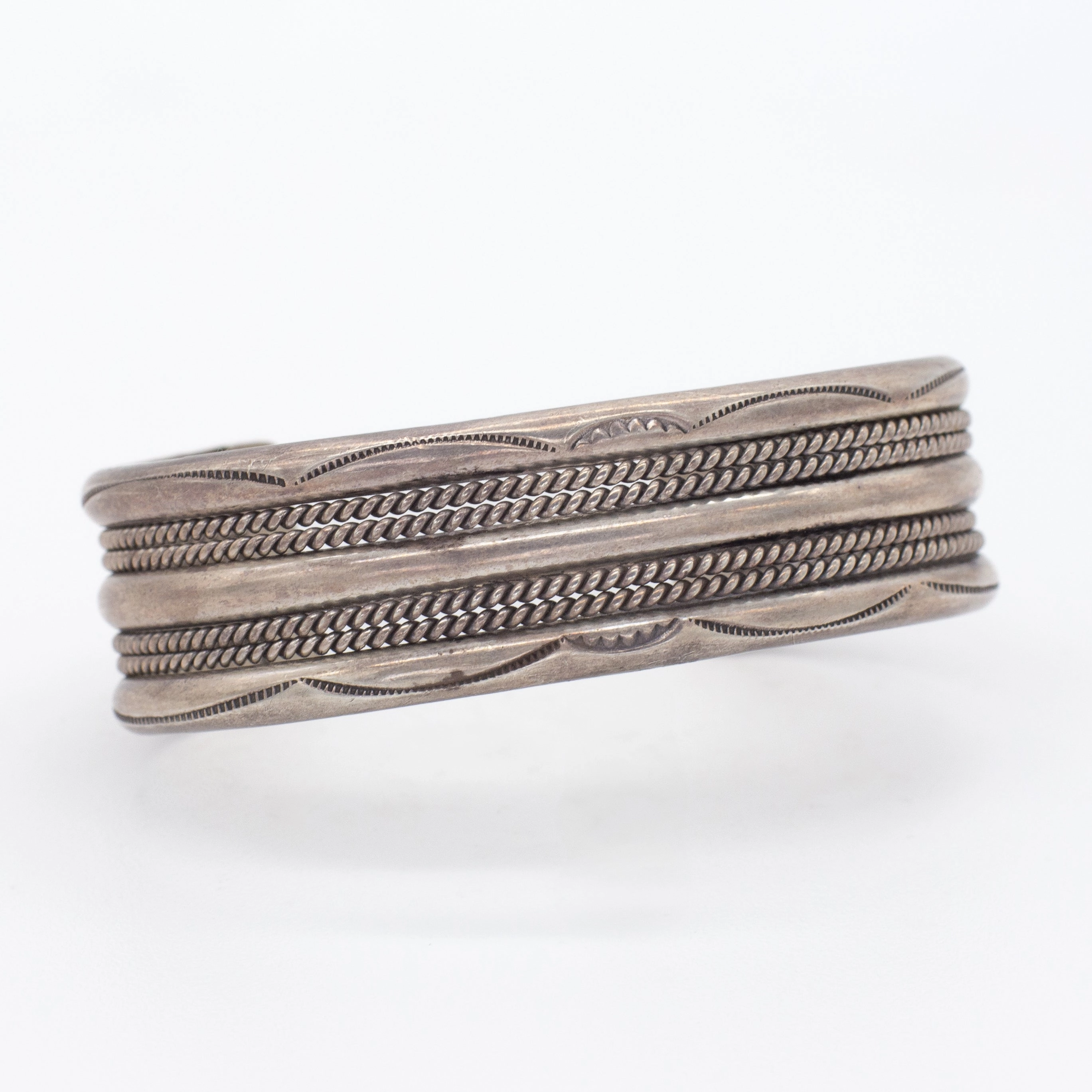 Night Detail Party Favorite Navajo Handmade Sterling Silver Cuff Bracelet (Hallmark Unknown)