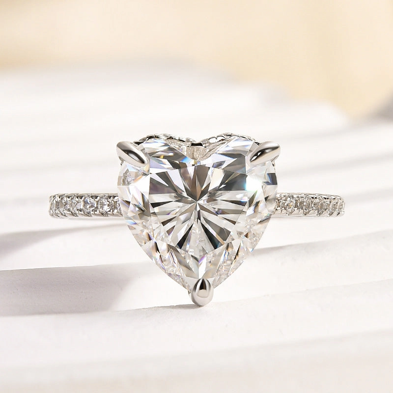 Moissanite Elegant 4.0 Carat Heart Cut Engagement Ring In Sterling Silver Modern Ornament