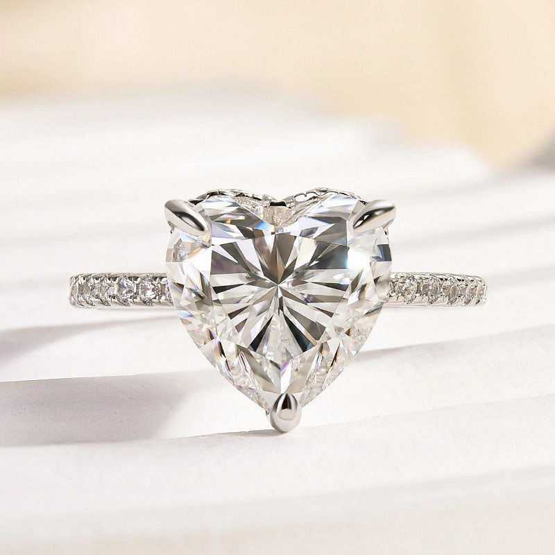 Elegant Set Moissanite Elegant 4.0 Carat Heart Cut Engagement Ring In Sterling Silver