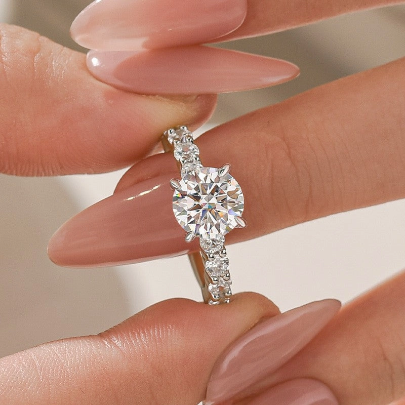 Moissanite 2.0Ct Round White Gold Engagement Ring Superior Gift Modern Accent