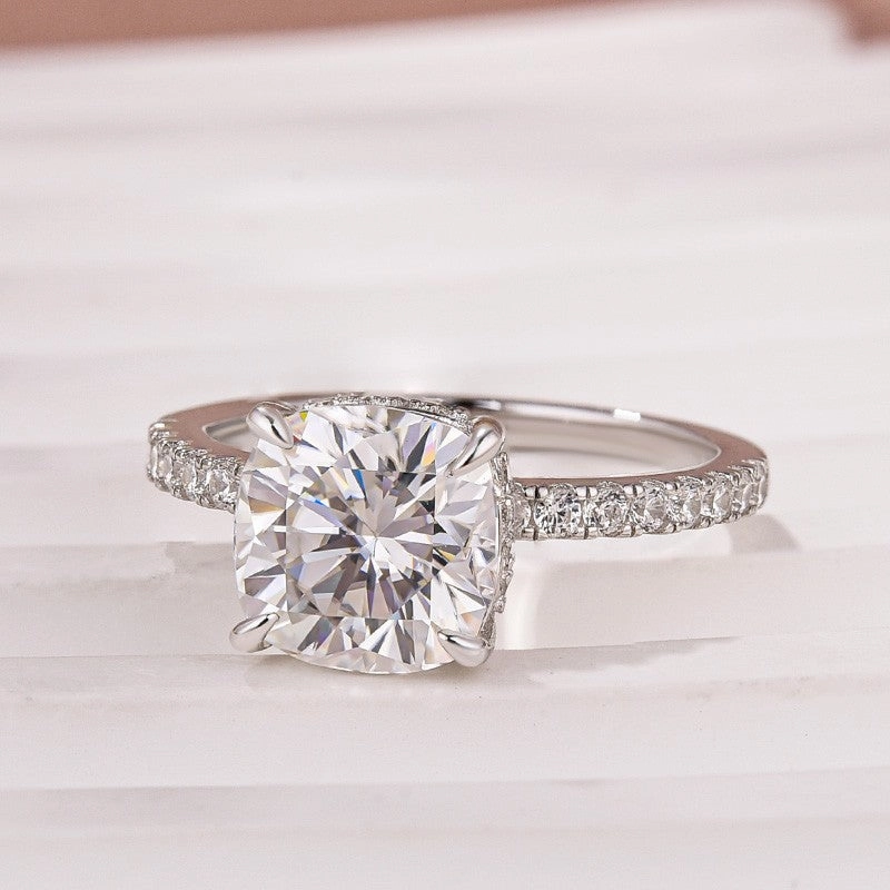 Finished Goods High Fashion Moissanite 2.5 Ct Square Cushion Cut White Gold Promise Bridal Ring