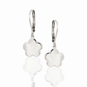 Handmade Beauty Sleek Radiance Surgical Steel Mother of Pearl Flowers Earrings on Leverback