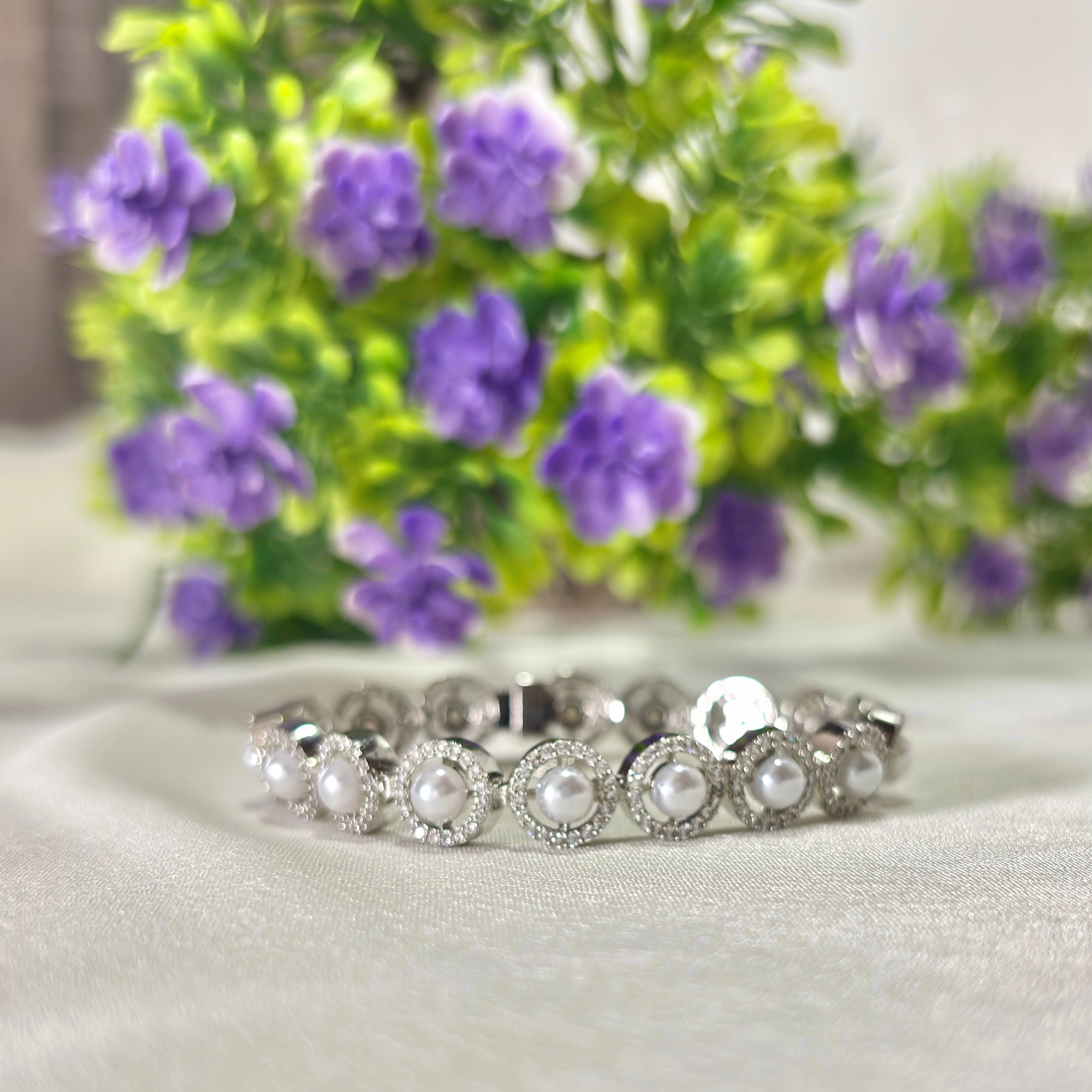 Innovative approach Pearl glaze tennis bracelet