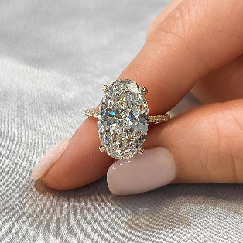 Classic Contour Creative Trinket Louily Luxurious Yellow Gold 8.0Ct Oval Cut Engagement Ring In Sterling Silver
