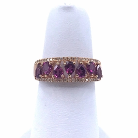 Rose Gold Garnet Ring Fashion Detail Classic Detailing