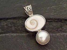 Shiva's Eye, Pearl, Sterling Silver Pendant Luxury Jewelry Sleek Radiance
