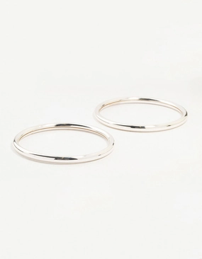 Cross-Cultural Composites Silver Smooth Bangles 2-Pack