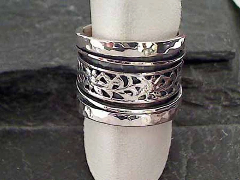 Crisp Shine Subtle Mood Size 7.5 Sterling Silver Spinner Ring
