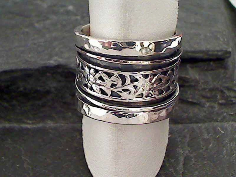 Size 7.75 Sterling Silver Spinner Ring Artisan Flair