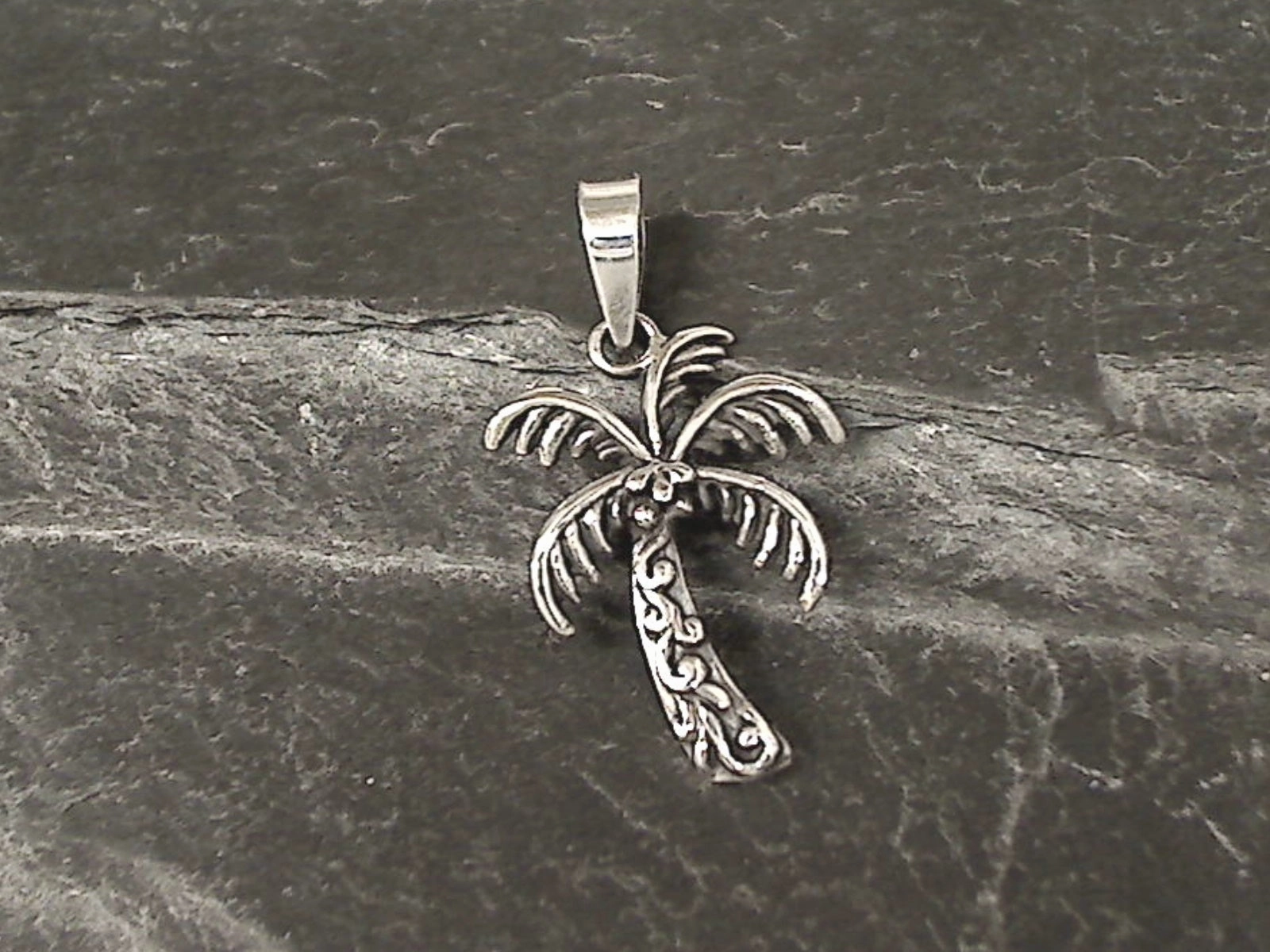 Bold Radiance Lightweight Fit Sterling Silver Palm Tree Pendant