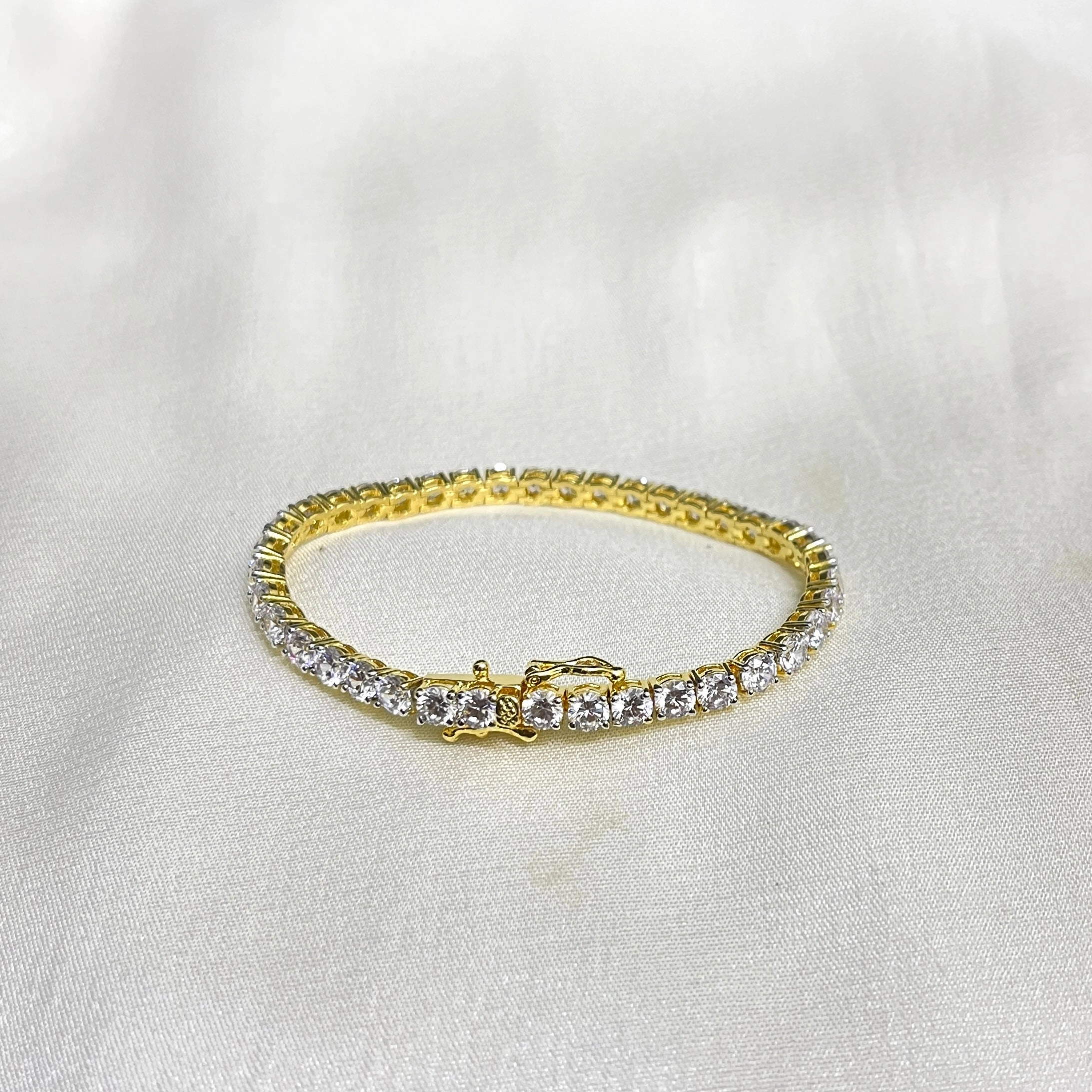 Global Trend Solitaire tennis bracelet