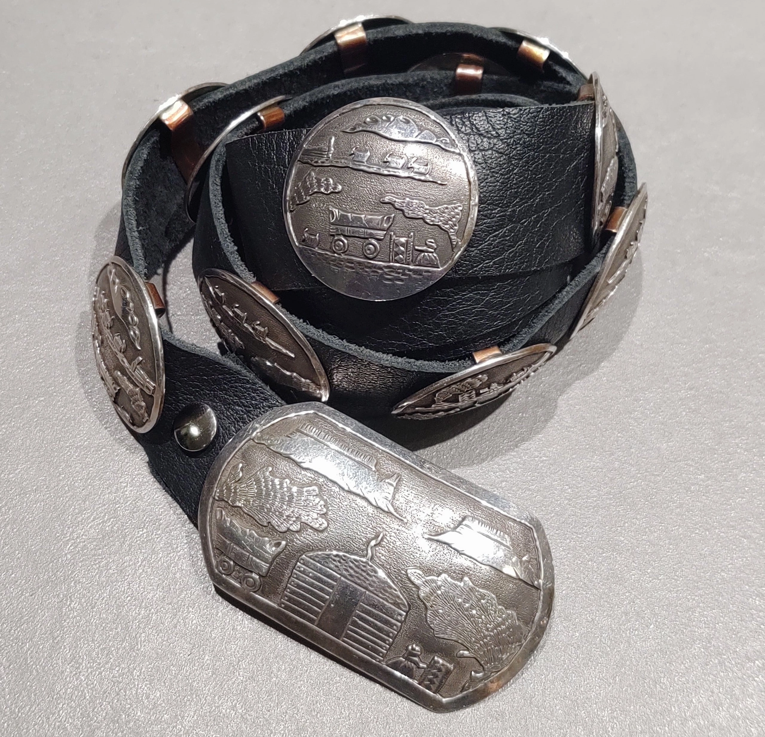 Classic Highlight Signature Edge Sterling Silver Navajo Storyteller Concho Belt - Handmade Native American