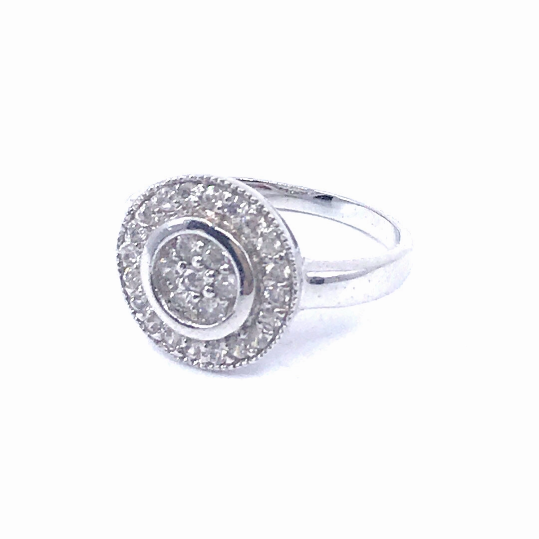 Glamorous Finish Sterling Silver Circle Ring