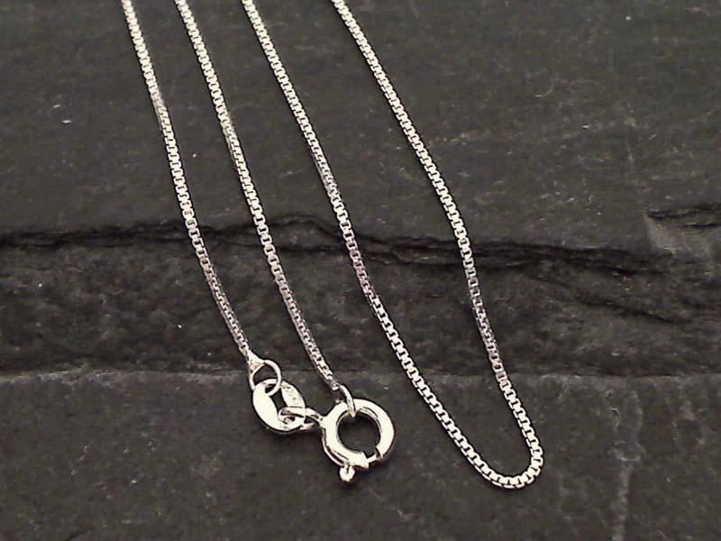 Luxury Mood 18" Thin Gauge .9mm Box Chain - Sterling Silver
