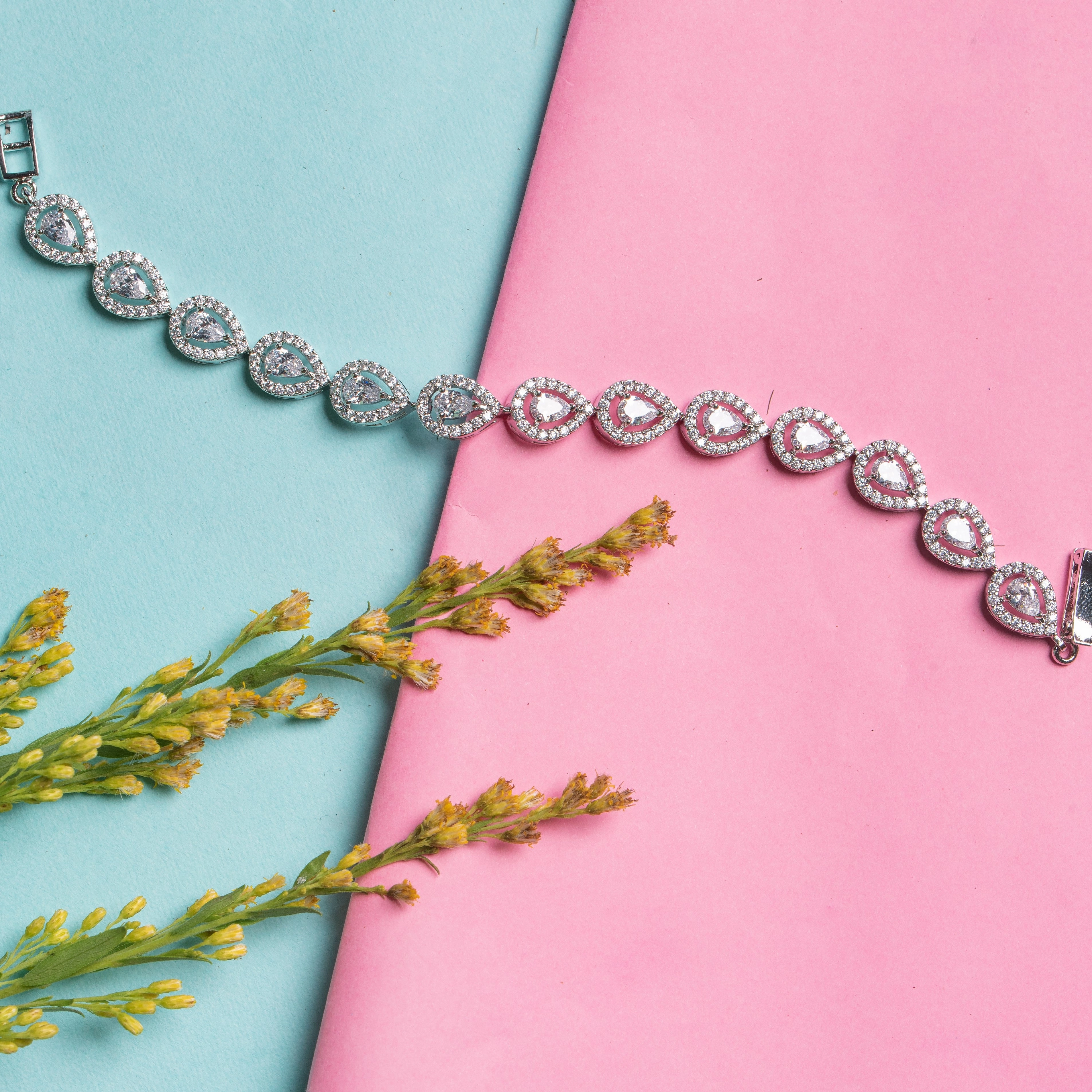 Premier pear flex bracelet Old-School Focus Casual Chic