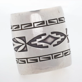 Glamorous Finish Silver Edge Tom Bahe Navajo Handmade Sterling Silver Cuff Bracelet