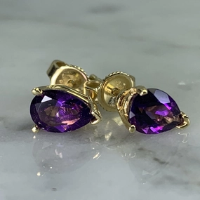 Vintage Amethyst Earrings set in 14K Gold. February Birthstone. 6th Anniversary. Wedding Jewelry. Expressive Feature