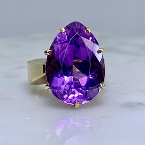 Vintage Amethyst Ring in a 10K Yellow Gold Solitaire Setting. February Birthstone. 6th Anniversary. Fashionable Piece Feminine Touch