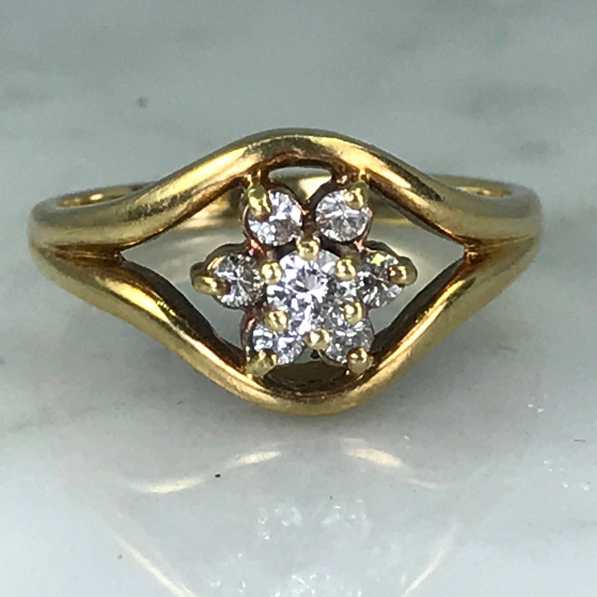 Vintage Diamond Cluster Ring. 14K Gold. April Birthstone. 10 Year Anniversary. Trendy Spark Subtle Elegance