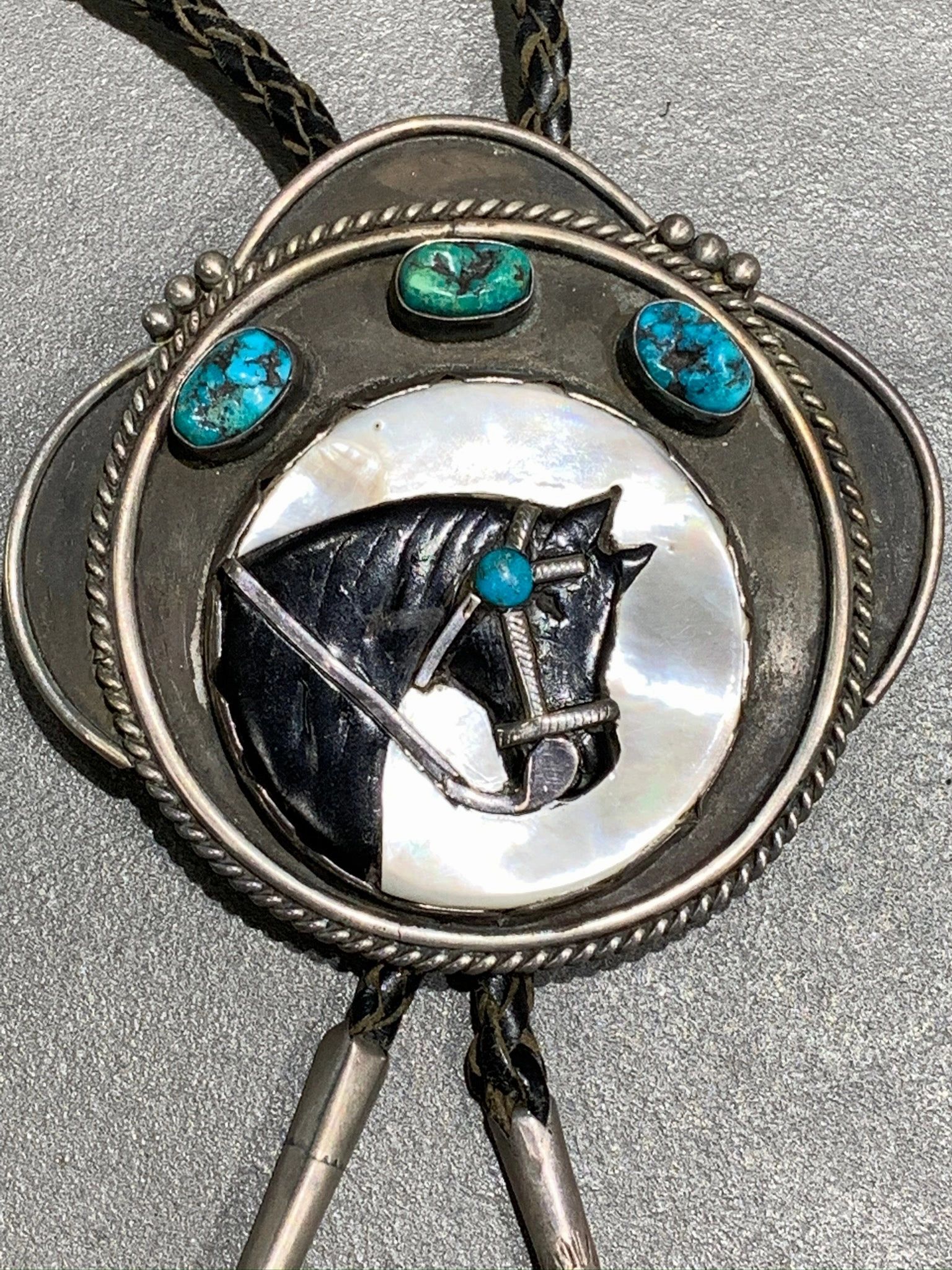 Bright Look high contrast VINTAGE NATIVE AMERICAN INLAY HORSE BOLO STERLING SILVER